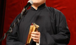 岳云鹏吃瓜爆料图片,娱乐圈幕后真相大揭秘